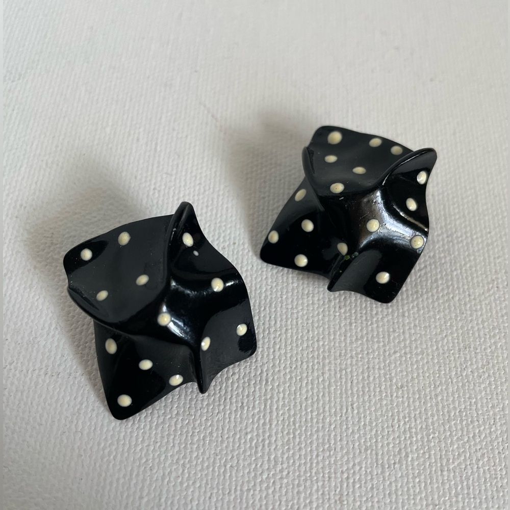 Vintage black enamel and white dots stud earrings